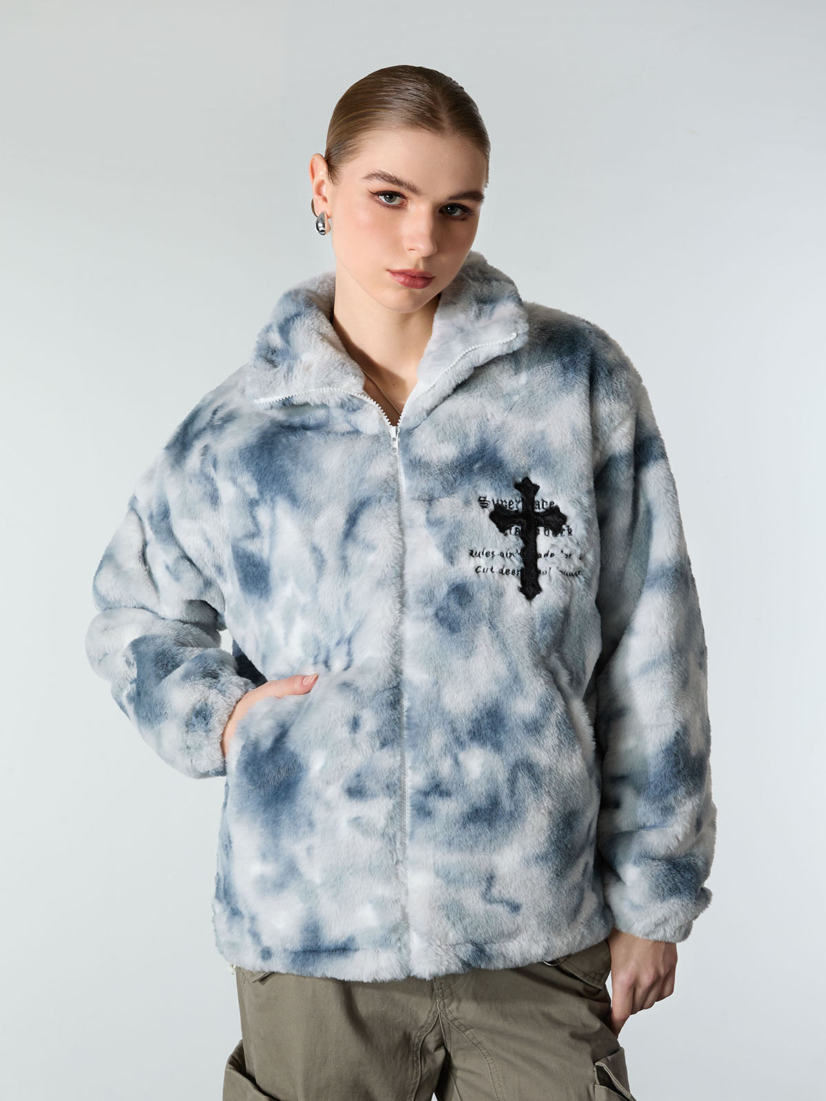 Jaqueta Pavtros Studios Gothic Cross Fleece Jacket — Foto 10