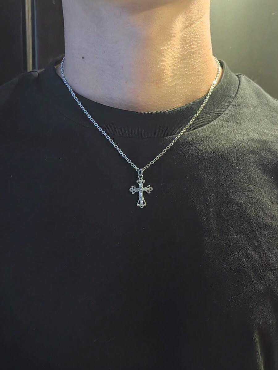 Colar Crucifixo Strass