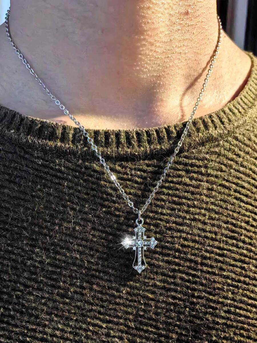 Colar Crucifixo Strass