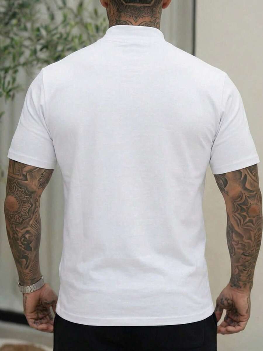 Camiseta Casual Masculina na cor Preto — Gola Minimal