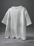 STYNVO Camiseta Branca Solta com Estampa de Letra, Ombros Caídos, Casual para Férias e Transporte, Moda de Rua, Verão
