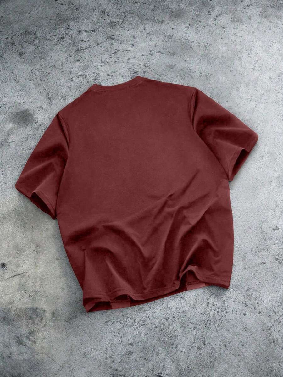 Camiseta Pavtros Folgado Estampa Gráfica Recorte