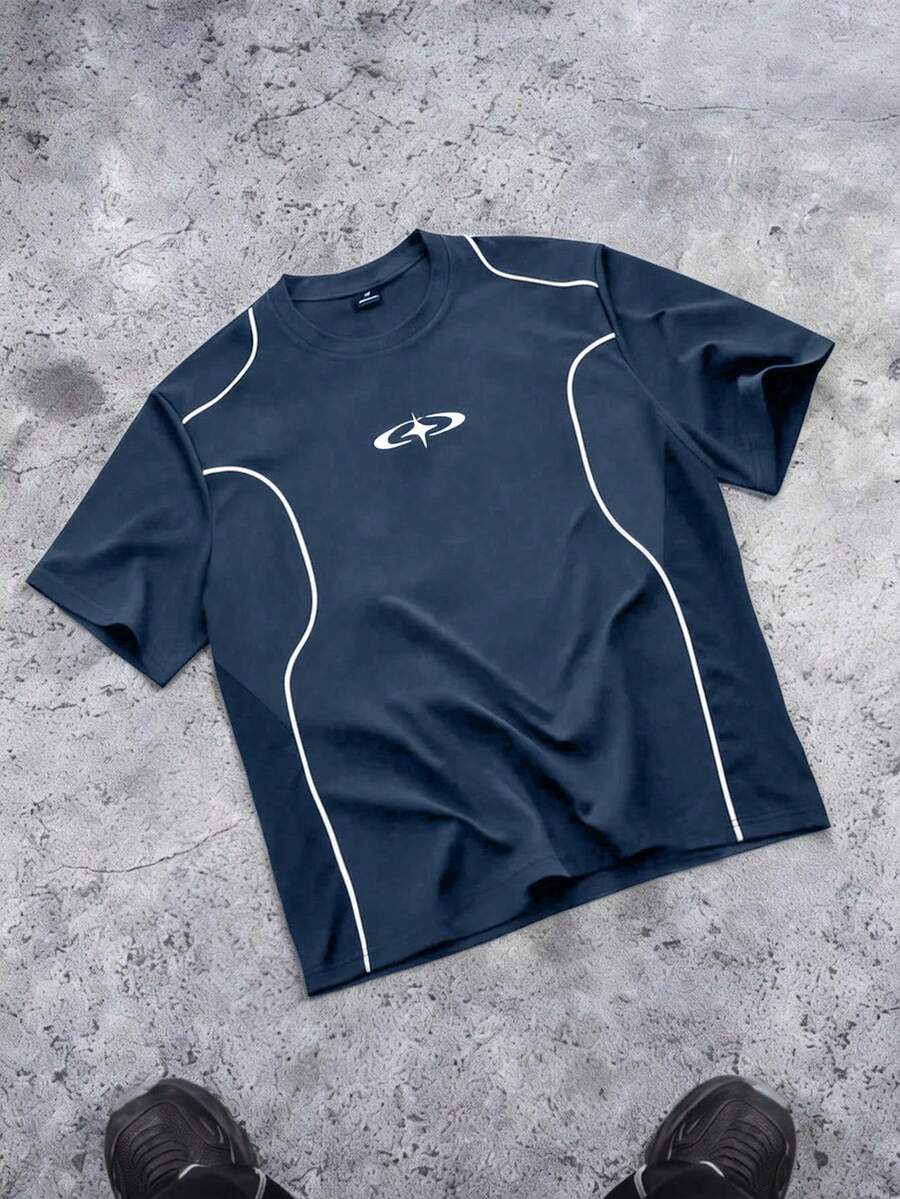 Camiseta Pavtros Folgado Estampa Gráfica Recorte