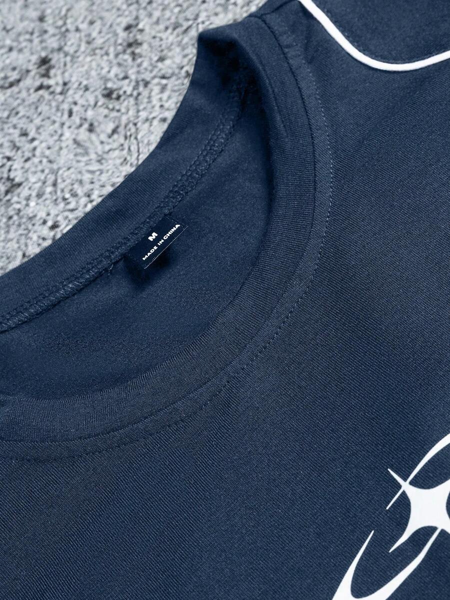 Camiseta Pavtros Folgado Estampa Gráfica Recorte