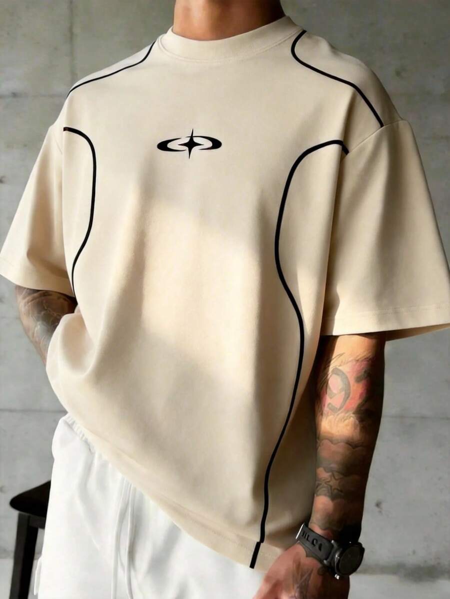 Camiseta Pavtros Folgado Estampa Gráfica Recorte