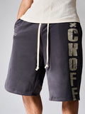 SUMWON Shorts de Moletom com Cordão e Estampa de Logo Desgastada, com Detalhe de Listras Laterais, Estilo Casual Urbano de Rua, Ajuste Relaxado, Comprimento até o Joelho