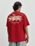 STYNVO Camiseta Branca Solta com Estampa de Letra, Ombros Caídos, Casual para Férias e Transporte, Moda de Rua, Verão