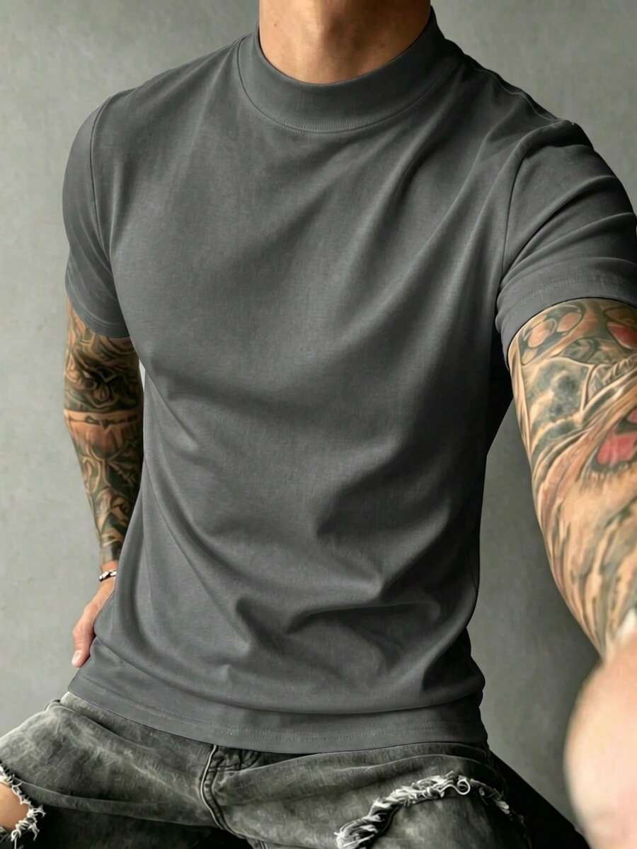 Camiseta Oversized na cor Preto — Gola Minimal