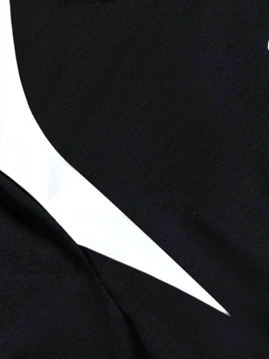 Camiseta Pavtros Folgado Estampa Gráfica Recorte