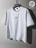 STYNVO Camiseta Branca Solta com Estampa de Letra, Ombros Caídos, Casual para Férias e Transporte, Moda de Rua, Verão