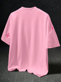 STYNVO Camiseta Branca Solta com Estampa de Letra, Ombros Caídos, Casual para Férias e Transporte, Moda de Rua, Verão