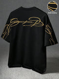 STYNVO Camiseta Branca Solta com Estampa de Letra, Ombros Caídos, Casual para Férias e Transporte, Moda de Rua, Verão