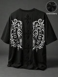 STYNVO Camiseta Branca Solta com Estampa de Letra, Ombros Caídos, Casual para Férias e Transporte, Moda de Rua, Verão
