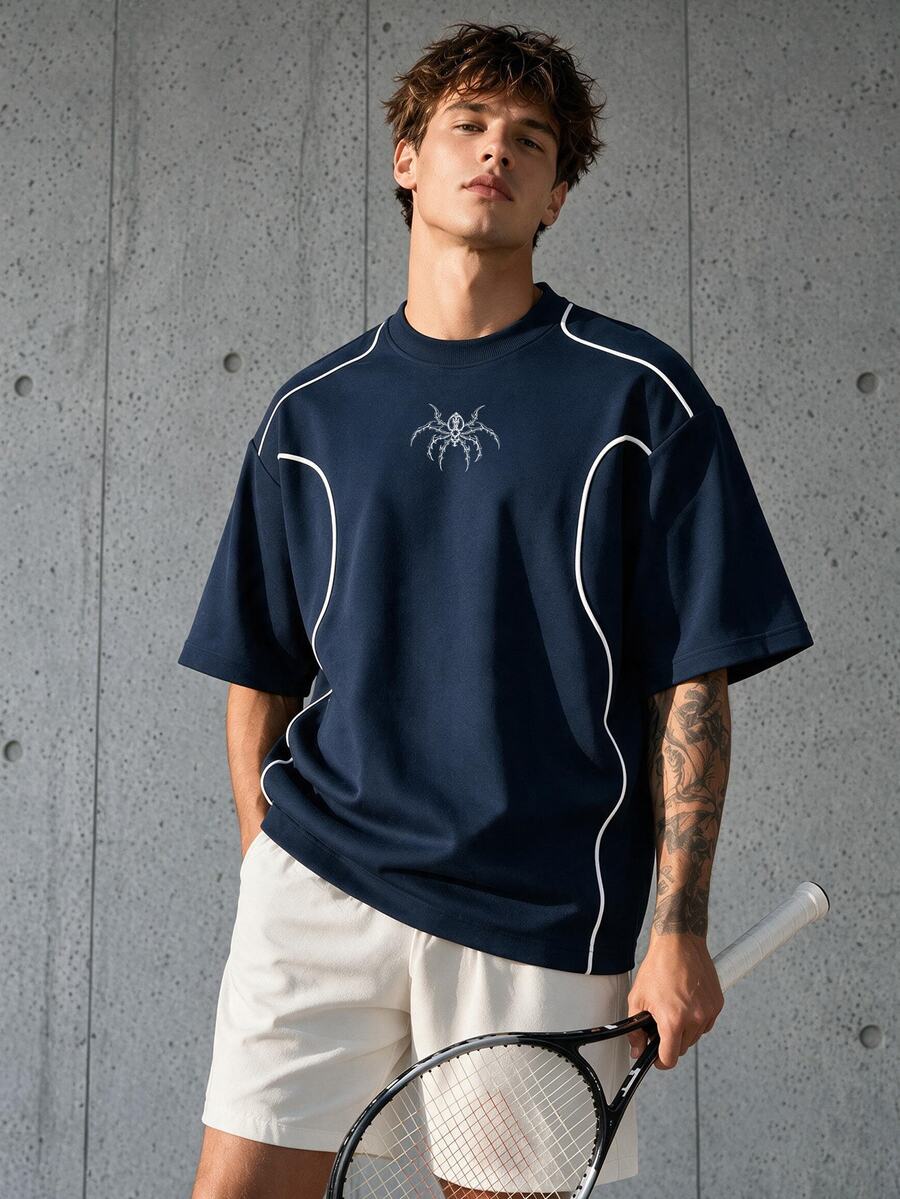 Camiseta Pavtros Folgado Estampa Gráfica Recorte