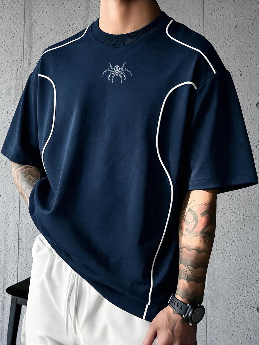 Camiseta Pavtros Folgado Estampa Gráfica Recorte