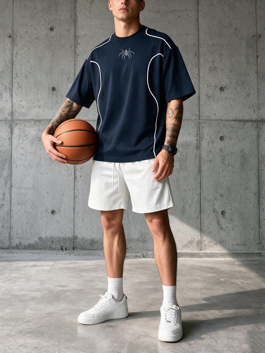 Camiseta Pavtros Folgado Estampa Gráfica Recorte