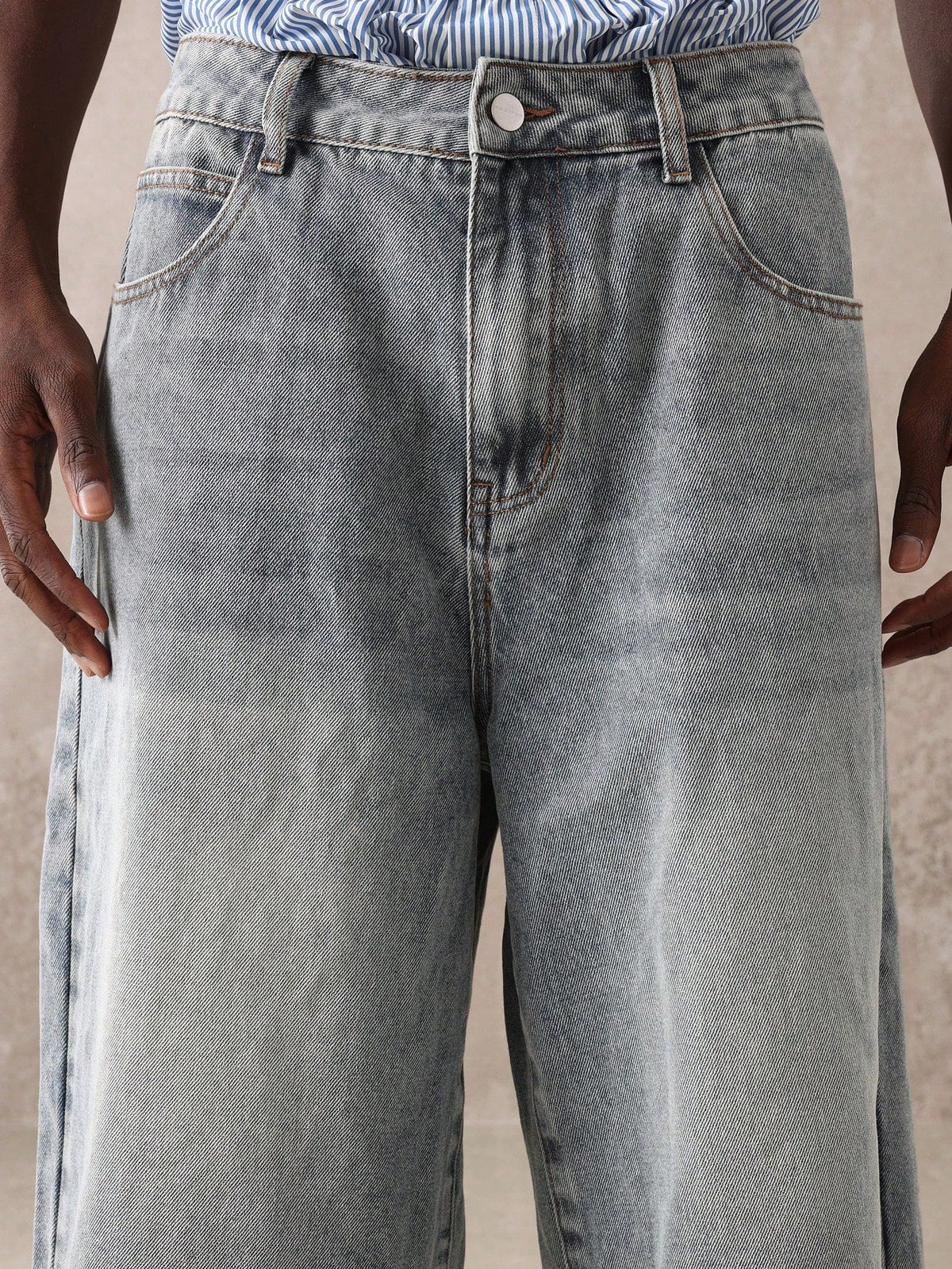 Short Pavtros Denim Oversized Perna Larga - foto 4