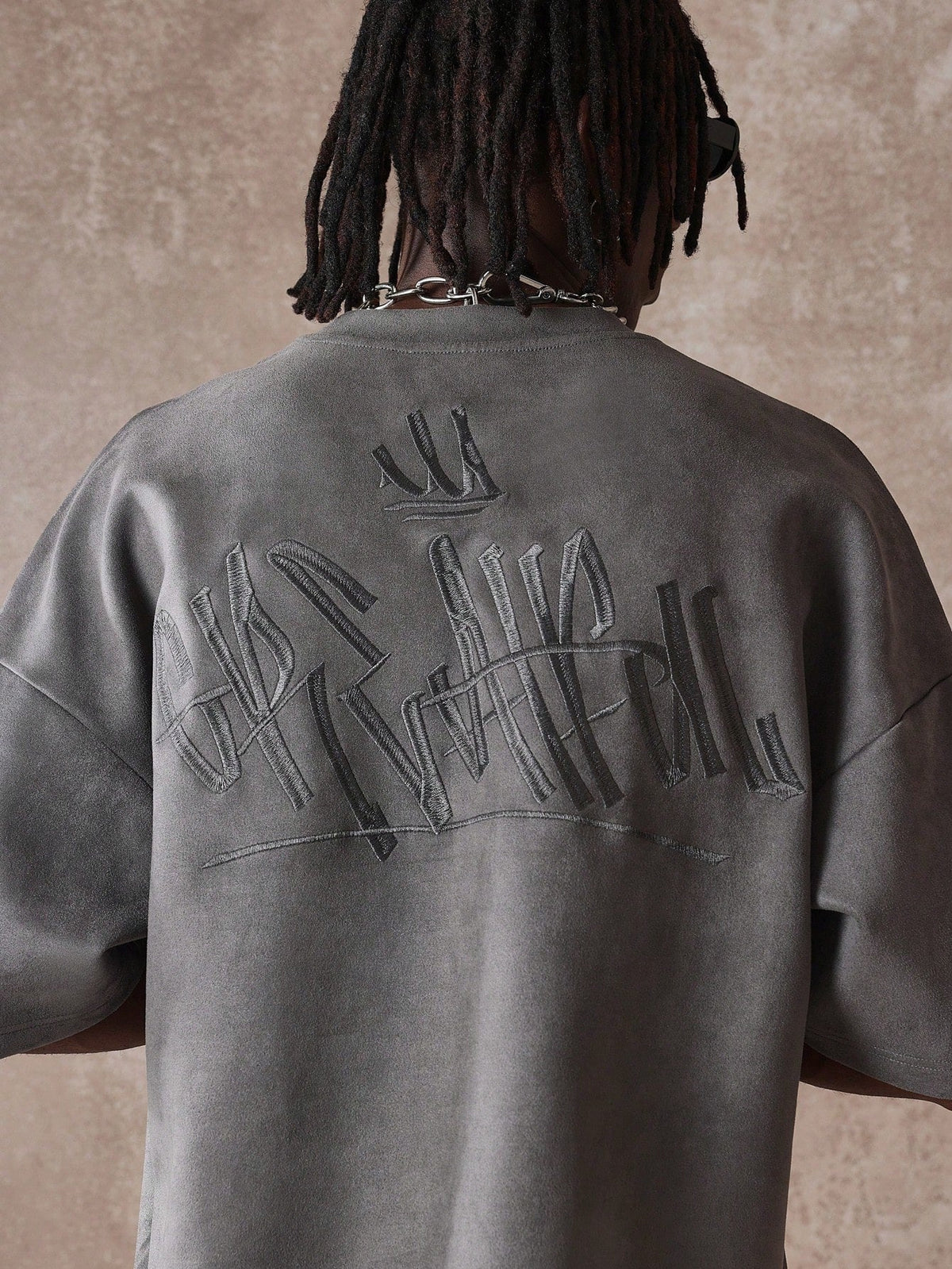 Camiseta Pavtros Boxy Oversized Veludo