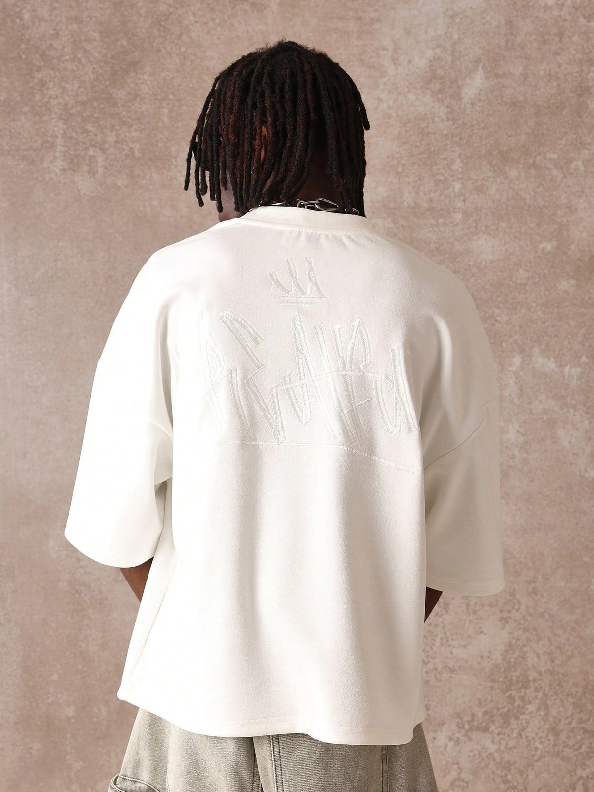 Camiseta Pavtros Boxy Oversized Veludo