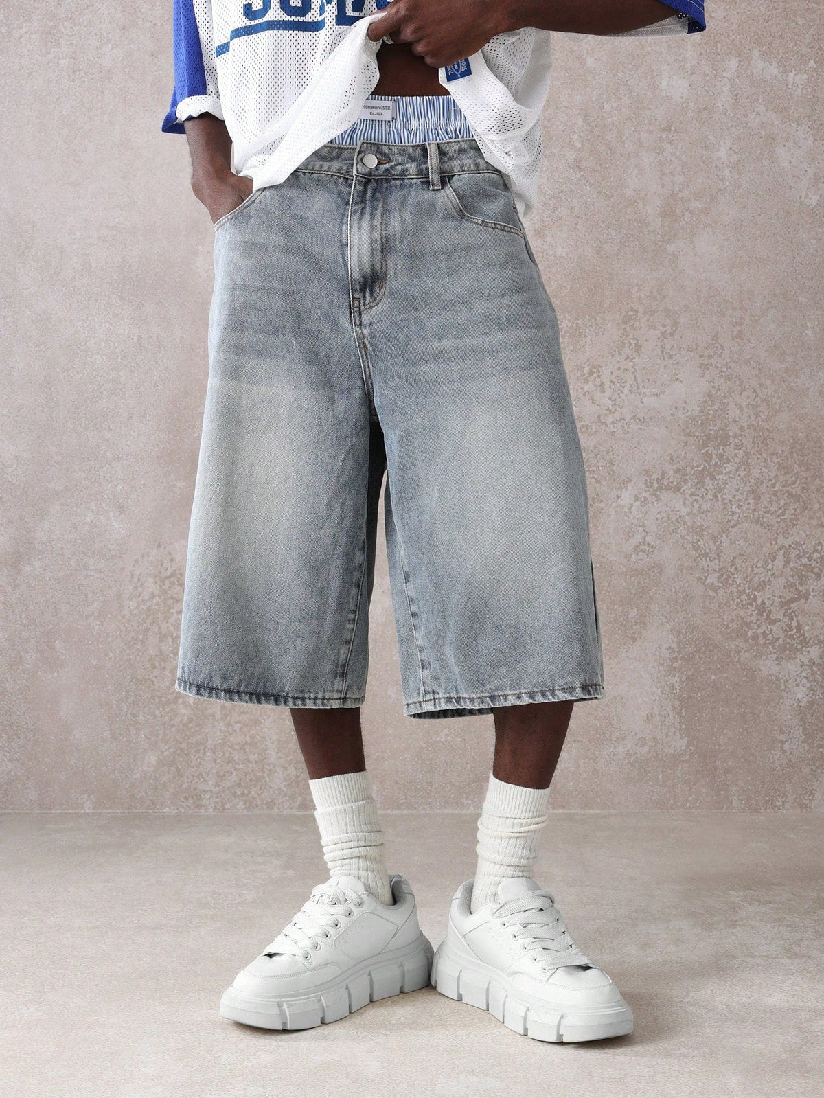 Short Pavtros Denim Oversized Perna Larga - foto 7
