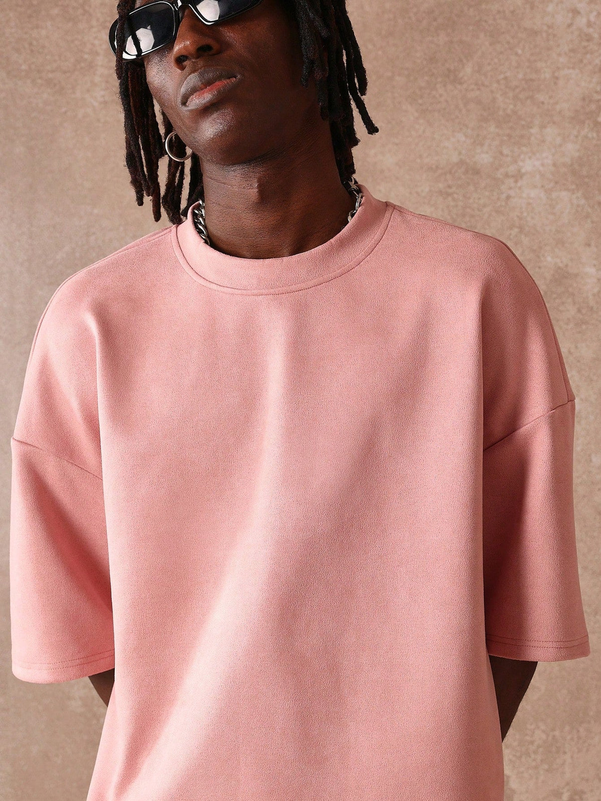 Camiseta Pavtros Boxy Oversized Veludo