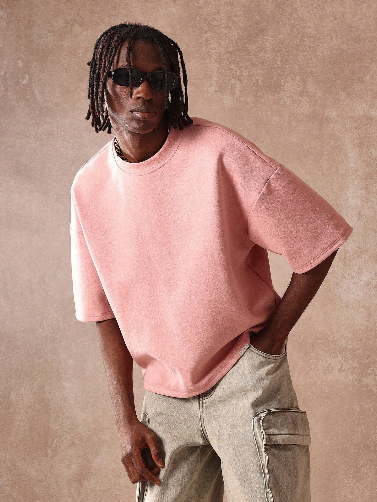 Camiseta Pavtros Boxy Oversized Veludo