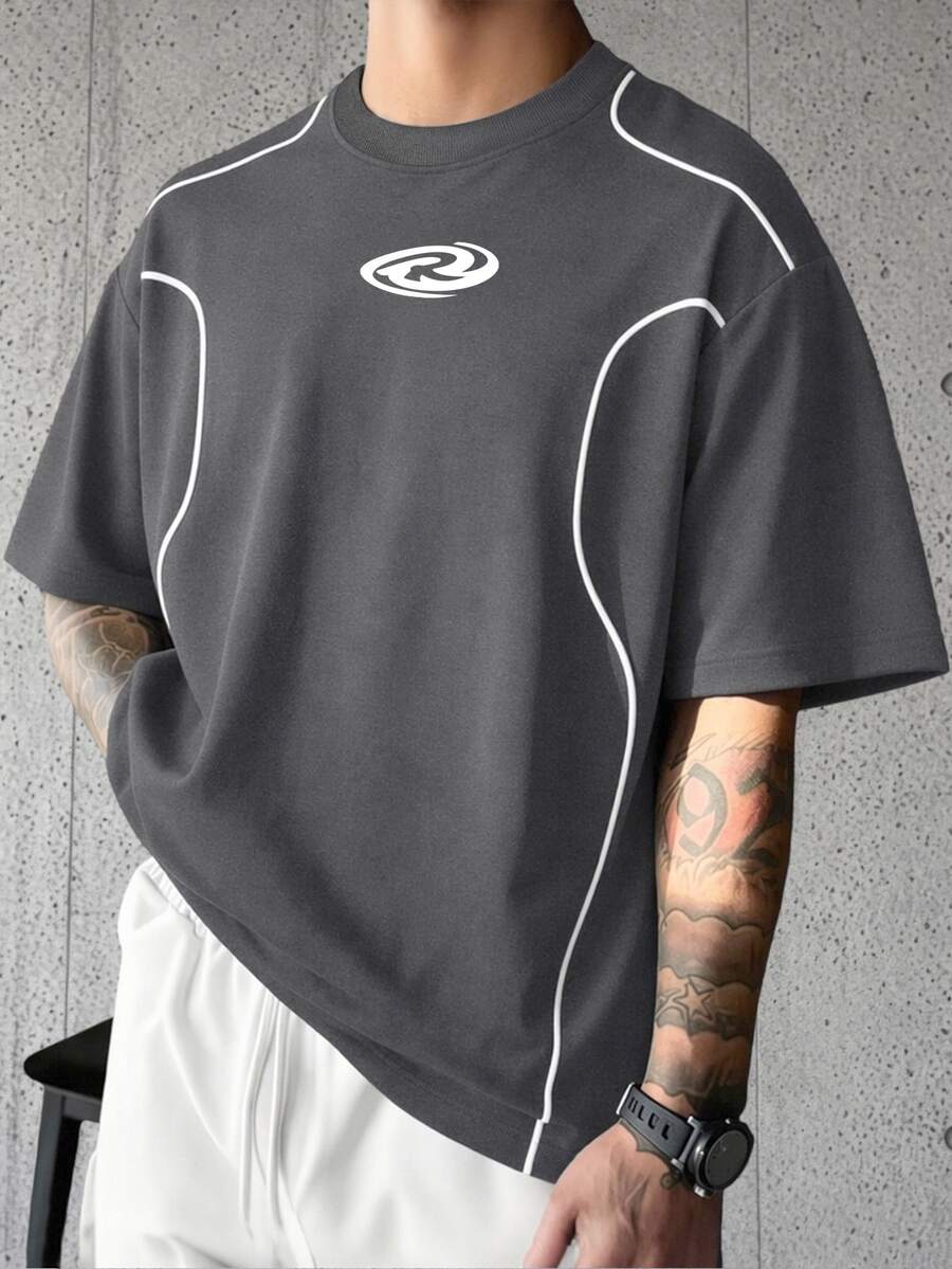 Camiseta Pavtros Folgado Estampa Gráfica Recorte