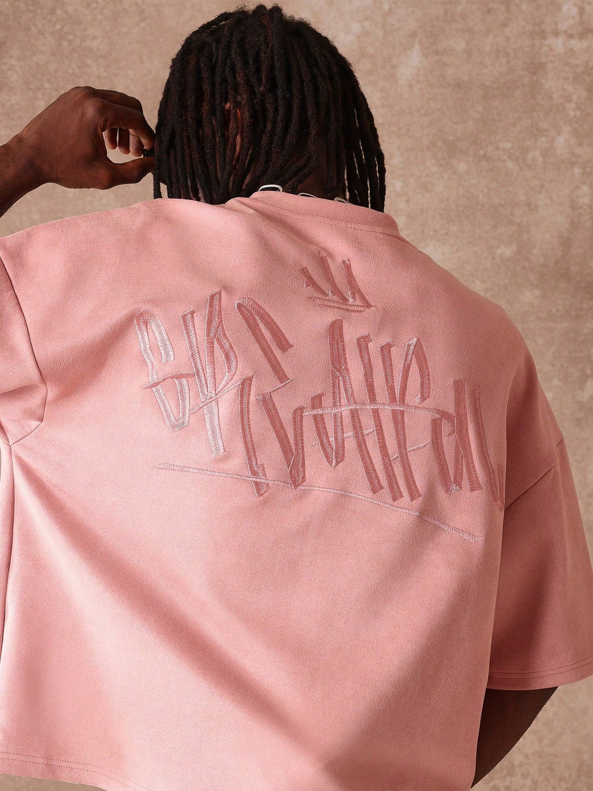 Camiseta Pavtros Boxy Oversized Veludo