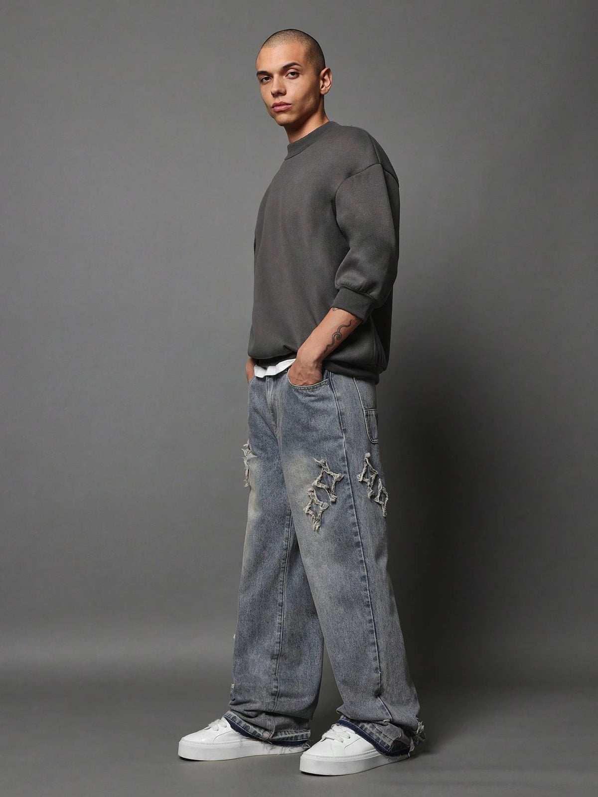 Calça Pavtros Denim Solto com Aplicação Stars