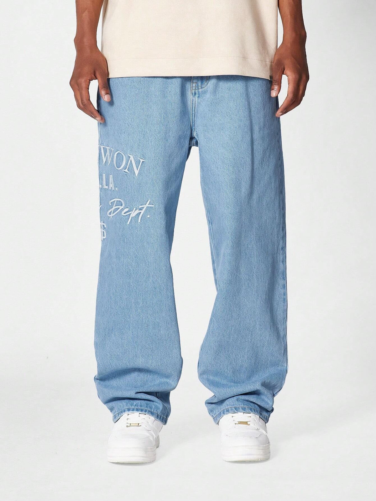 Calça Pavtros Denim reta com bordado