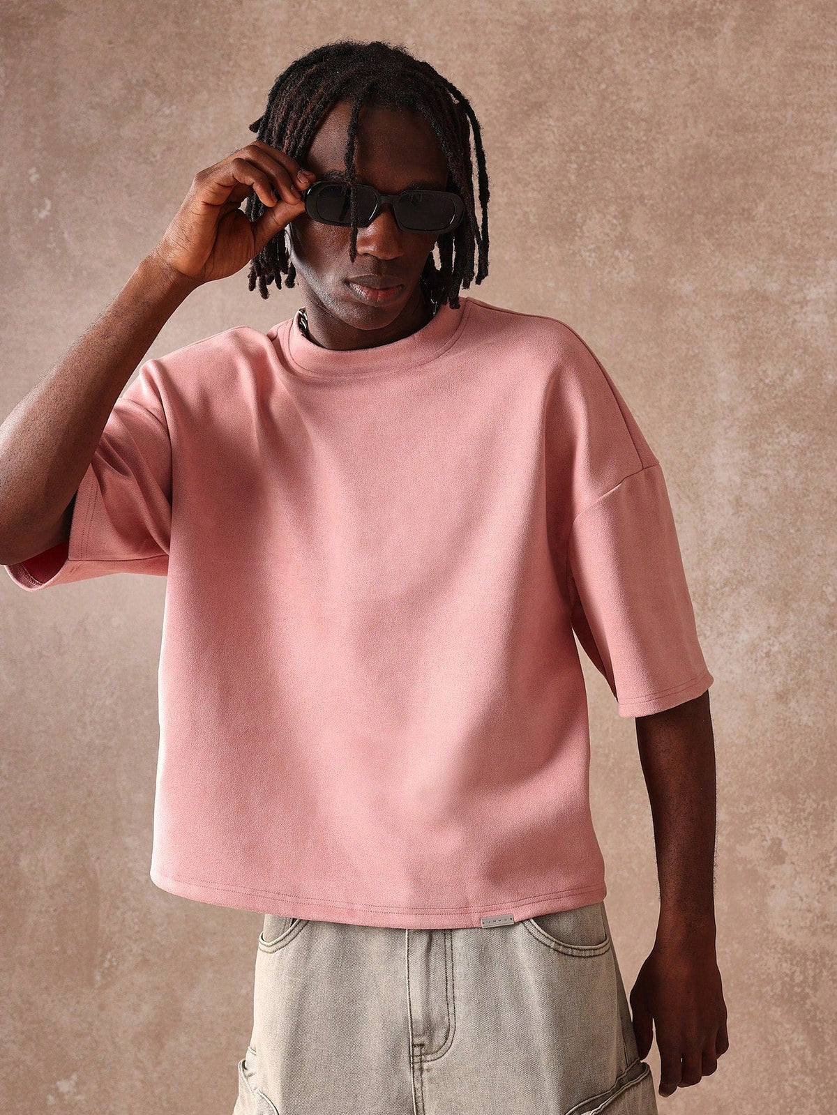 Camiseta Pavtros Boxy Oversized Veludo