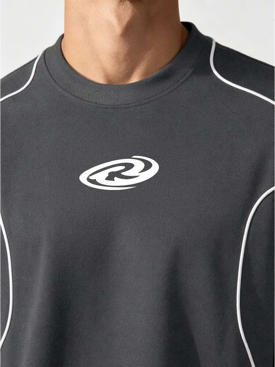 Camiseta Pavtros Folgado Estampa Gráfica Recorte