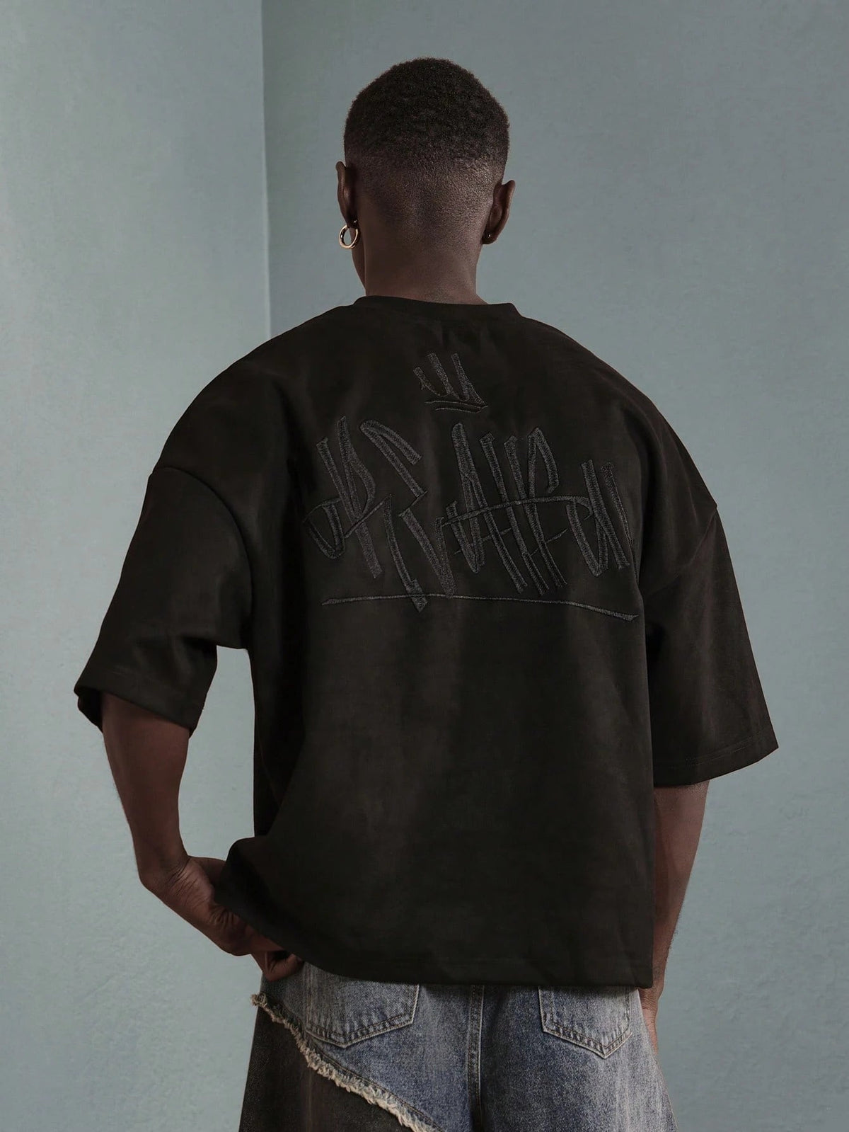 Camiseta Pavtros Boxy Oversized Veludo