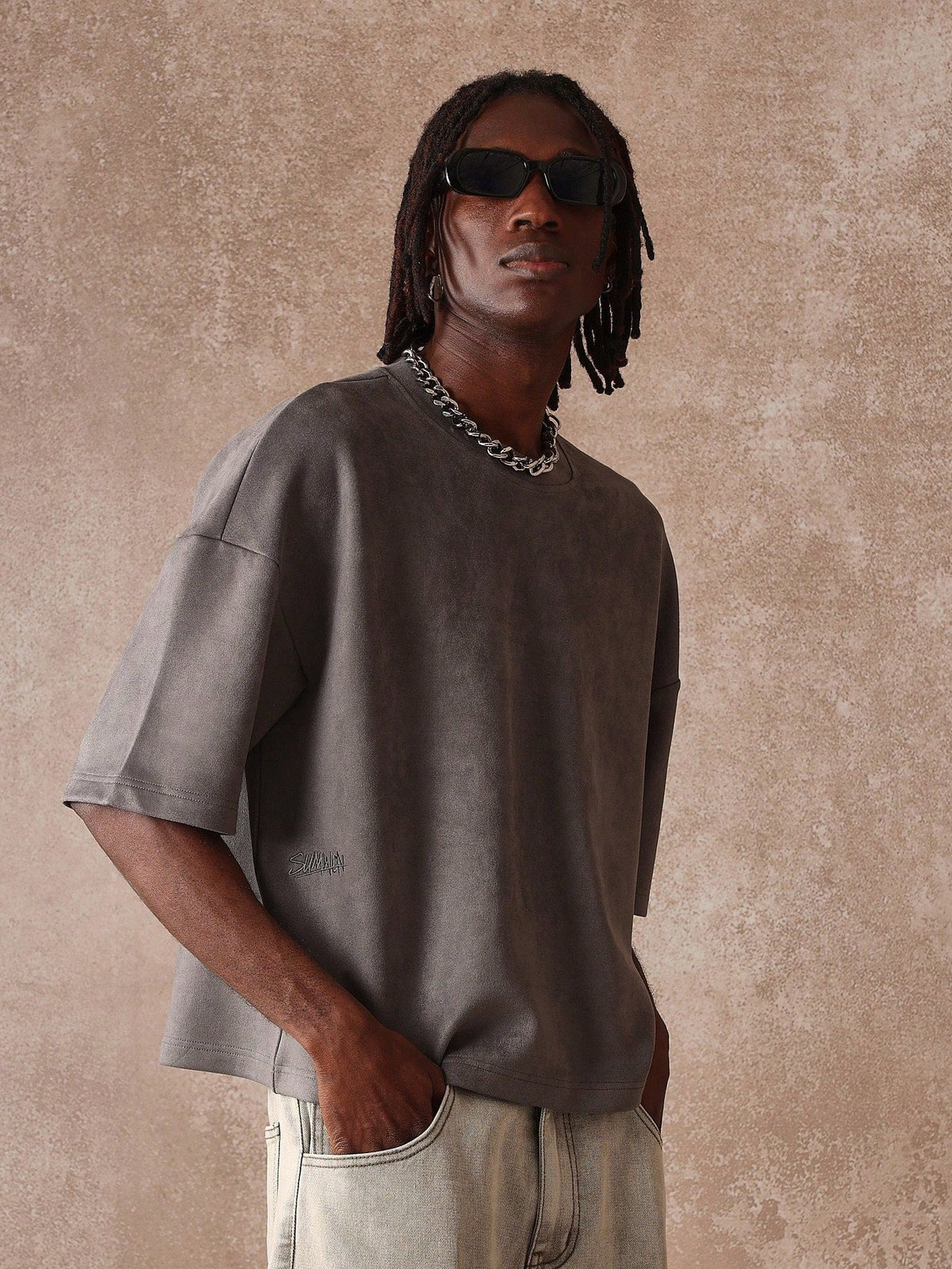 Camiseta Pavtros Boxy Oversized Veludo