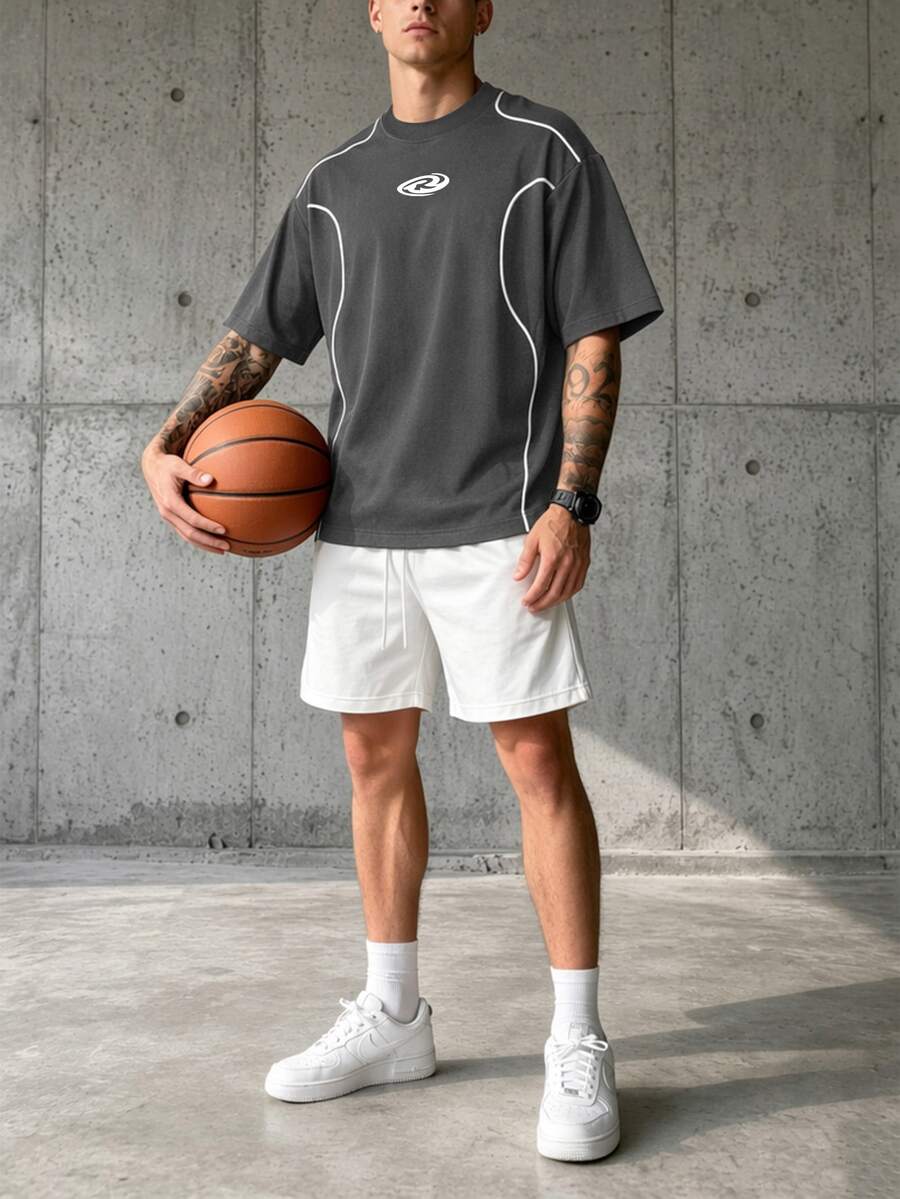 Camiseta Pavtros Folgado Estampa Gráfica Recorte